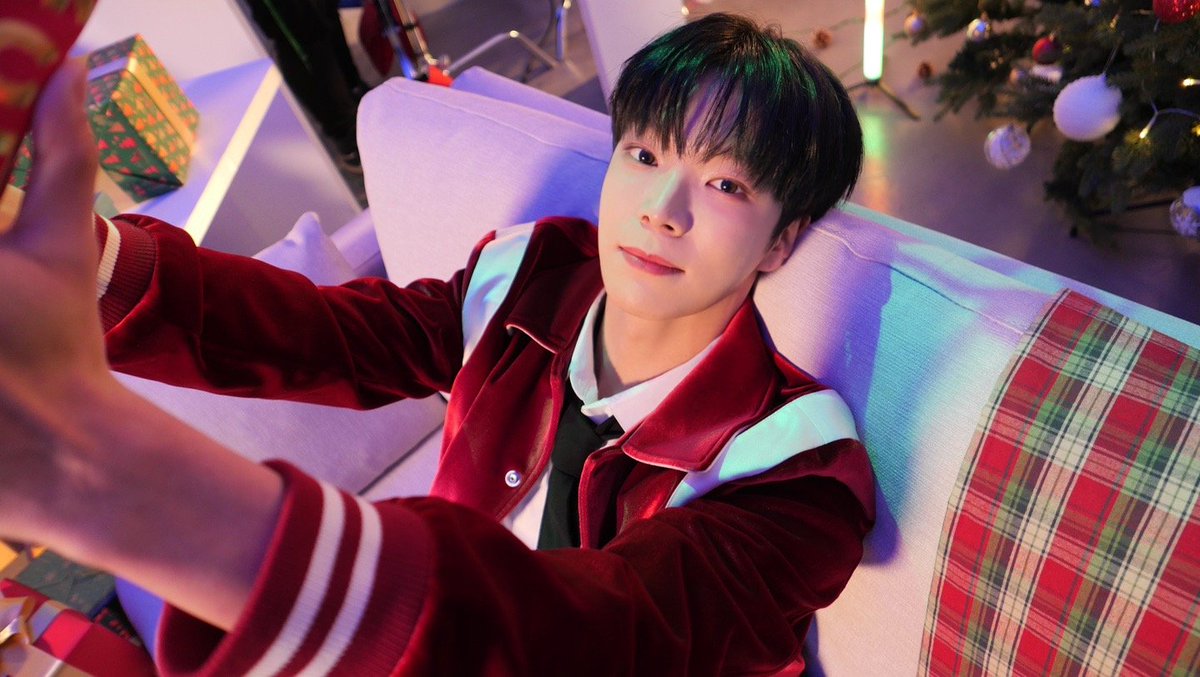 FkfKfKnUEAAmFrh?format=jpg&name=medium