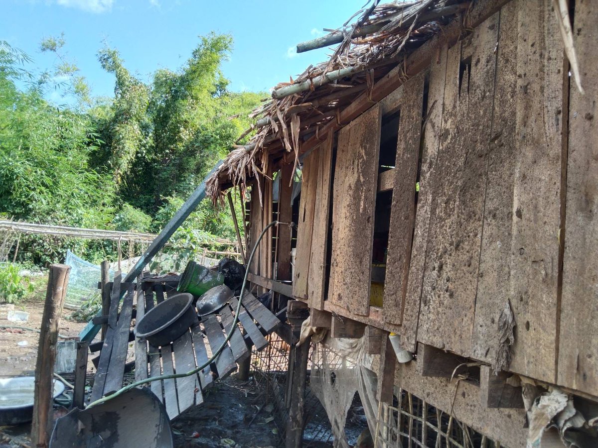 ThanLwinTimes's tweet photo. Junta steps up aerial attacks in KNU’s Hpapun District

https://t.co/nkdiK0xcV7 https://t.co/tDzTFm9NtH