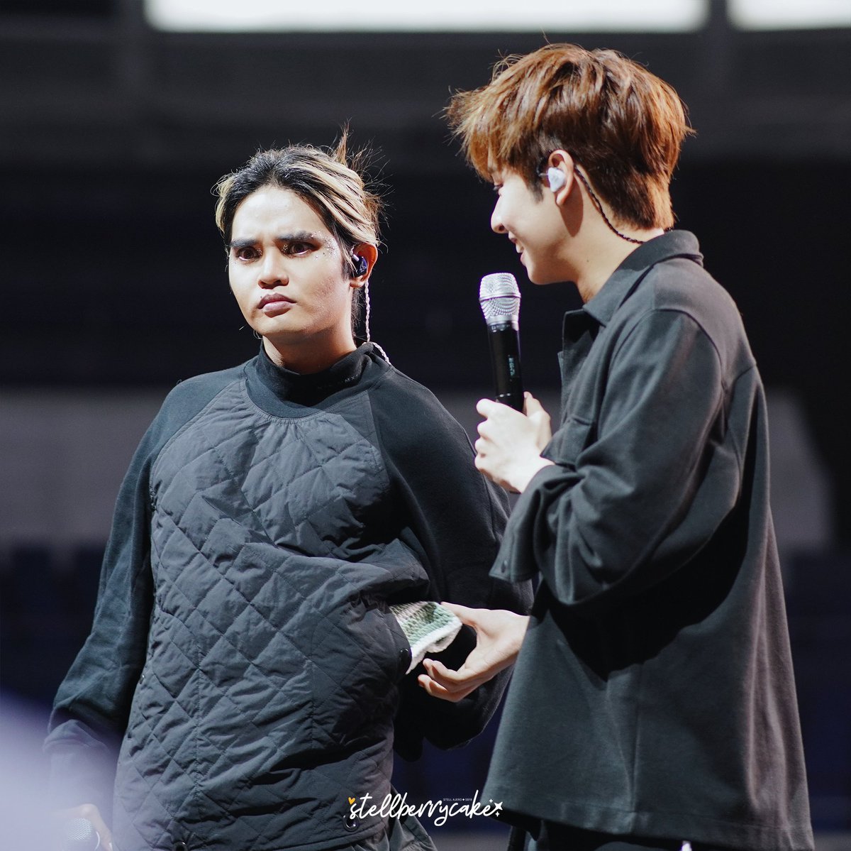 stellberrycake's tweet photo. [20221218] #WYATHomecoming 

Pinunso QT moment! 😊

WYAT TOUR LAST STOP
@SB19Official #SB19 

I vote #JustinDeDios for Asian Celebrity of the Year #ACOTY2022 #NETIZENSREPORT #ACOTY2022JustinDeDios @thenreport https://t.co/LbbjbWijbs