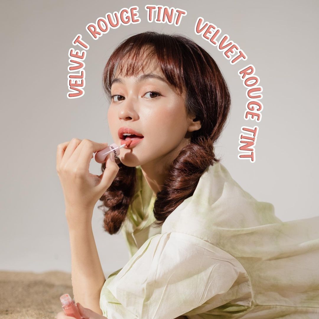 ohmyskin_id's tweet photo. — Velvet Rogue Tint by Oh My Skin

finally!! today kita bakal bahas lip velvet yang super duper cantikk nih oh my skin squad💗 scroll sampai kebawah yaaa, ayo kenalan sama salah satu produk favorit MinSkin🤗 https://t.co/ijFzrlvDvN