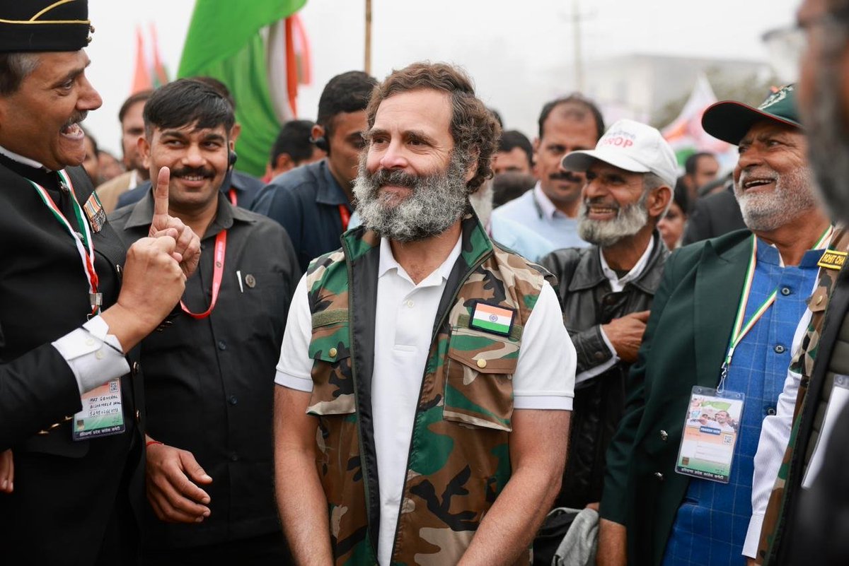 kcvenugopalmp's tweet photo. After a triumphant Rajasthan leg, #BharatJodoYatra entered Haryana, today. Shri @RahulGandhi &amp; the Yatris received warm welcome by senior leaders including in-charge
@shaktisinhgohil ji former CM @BhupinderShooda ji,@kumari_selja Ji, @rssurjewala ji &amp; HPCC President @INCUdaiBhan. https://t.co/242UNVFBgw