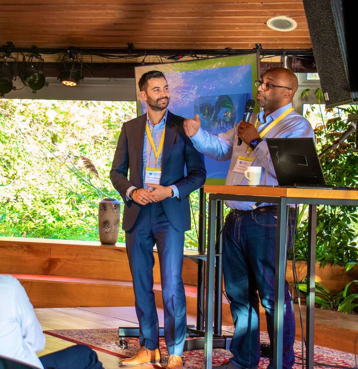 Dennis v. Middelkoop tweet media