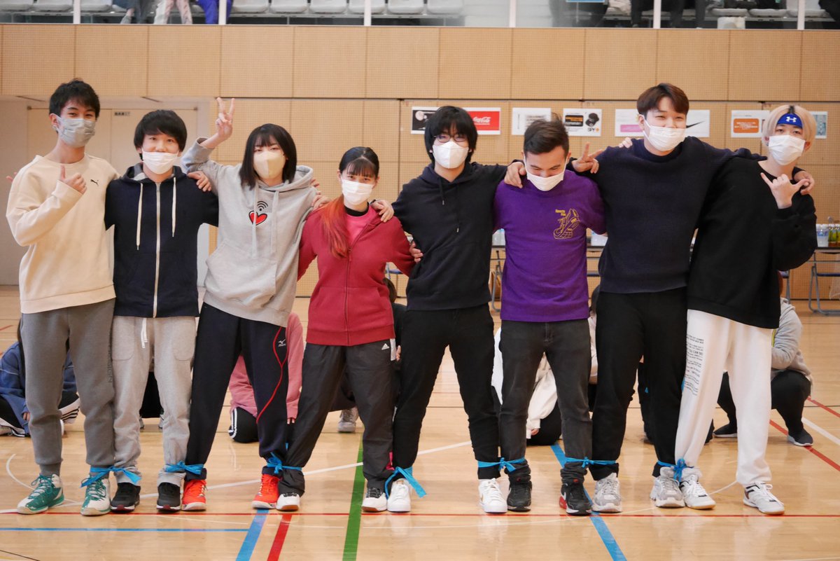 tsb_office's tweet photo. 12/18のスポーツ大会の様子をご紹介します。足の速い＆リレー好きな2年生と、団体競技が好きな1年生がチームを分かれて対決✨スポーツビジネス学科の学生が楽しく安全に運営を行ってくれました。スポーツ大会実行委員に加わった1年生もお疲れ様でした👟 https://t.co/3hxQBfsG5E