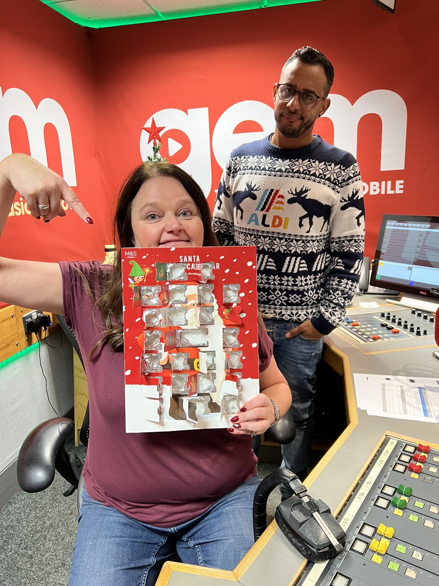 Jo and Sparky tweet media