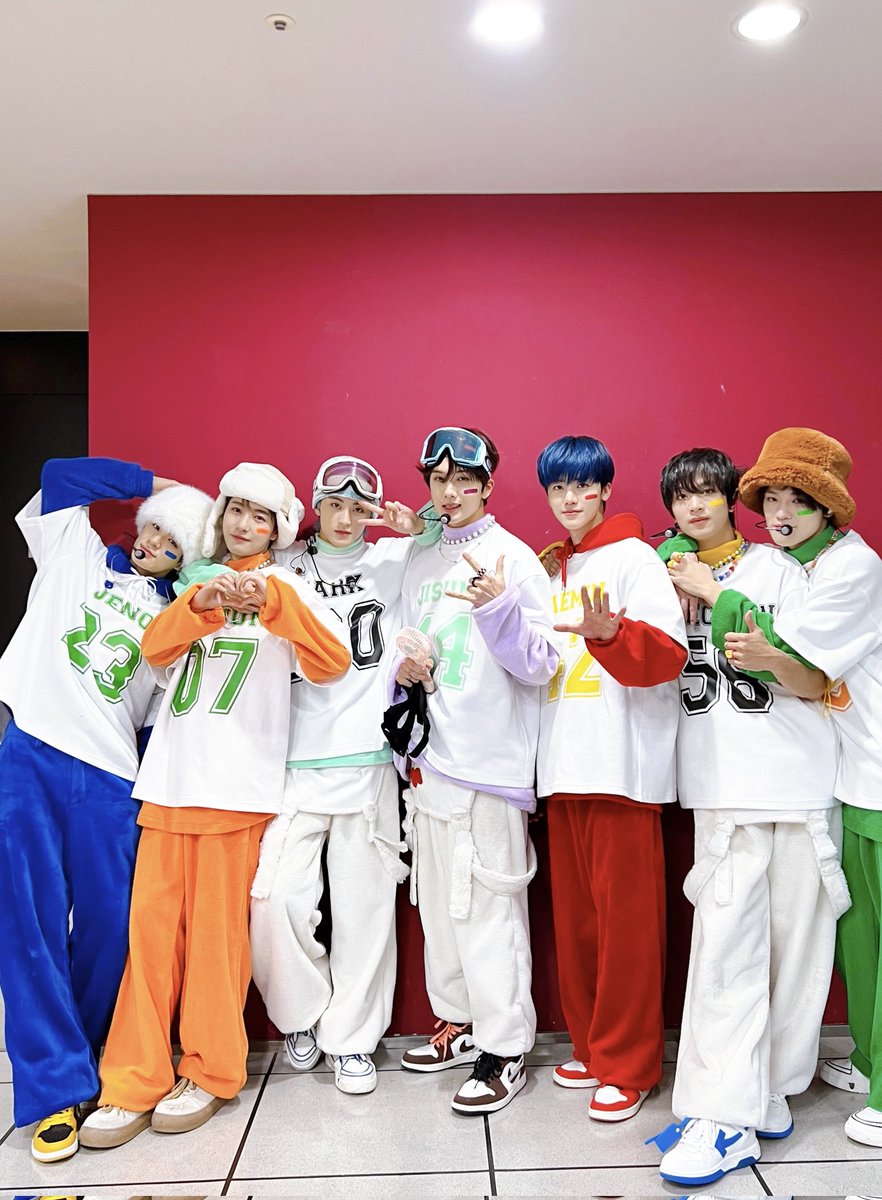 _kaivilla00's tweet photo. hello!! and happy holidays!! 🎄🎉 i'll be giving away a sealed nct dream candy album, a 100 pesos and 50 pesos gcash this Christmas to (3) lucky czennies 💚 

all you have to do is follow me, like, rt and comment below your message to the dreamies this holiday 💚 https://t.co/SaMmxos5Dc