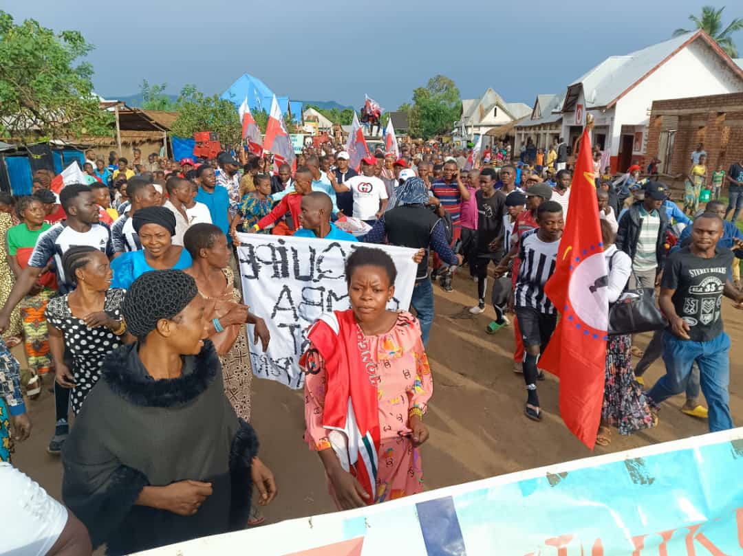 Arnotbigus1's tweet photo. Arrivé hier après midi  du SG @BillyKambale1 général 5 étoiles
Dans le territoire de MOBA devant une foule immense...
à la guerre comme a là guerre, l'objectif 150 députés ne plus un slogan...
#UNC coin Ti coin
@VitalKamerhe1 @YNdjoli  @jacquelinemputu @KamusakyJossar1 https://t.co/DrideGCbbI