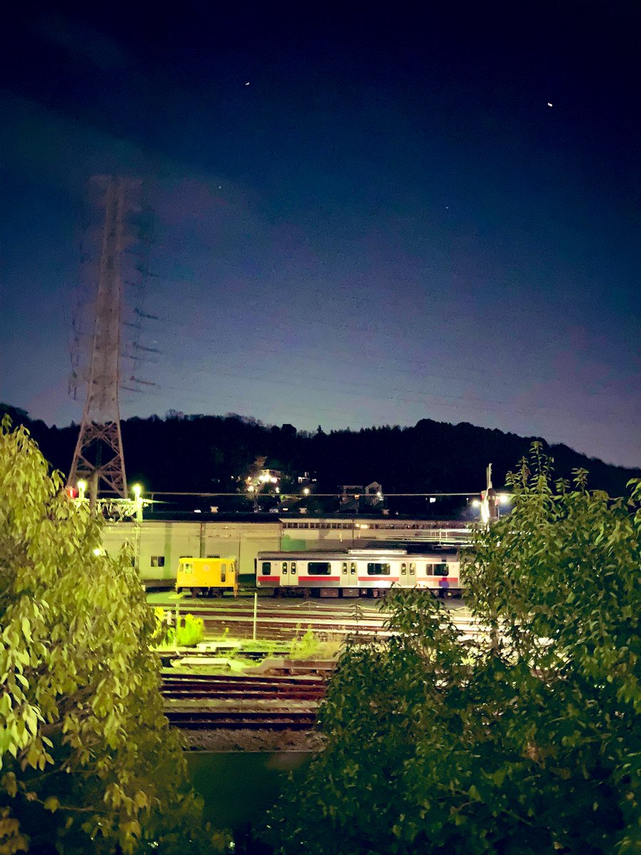 hal15303's tweet photo. 美大から一旦帰ってから目黒線5183fを撮りにいきました🌠
#東急5080系 #目黒線5080系 #5080系 #東急5183f #5183f #こどもの国線 #Y000系 #ひつじでんしゃ #アント #長津田車両工場 #12月15日 https://t.co/LGHuTeXZee