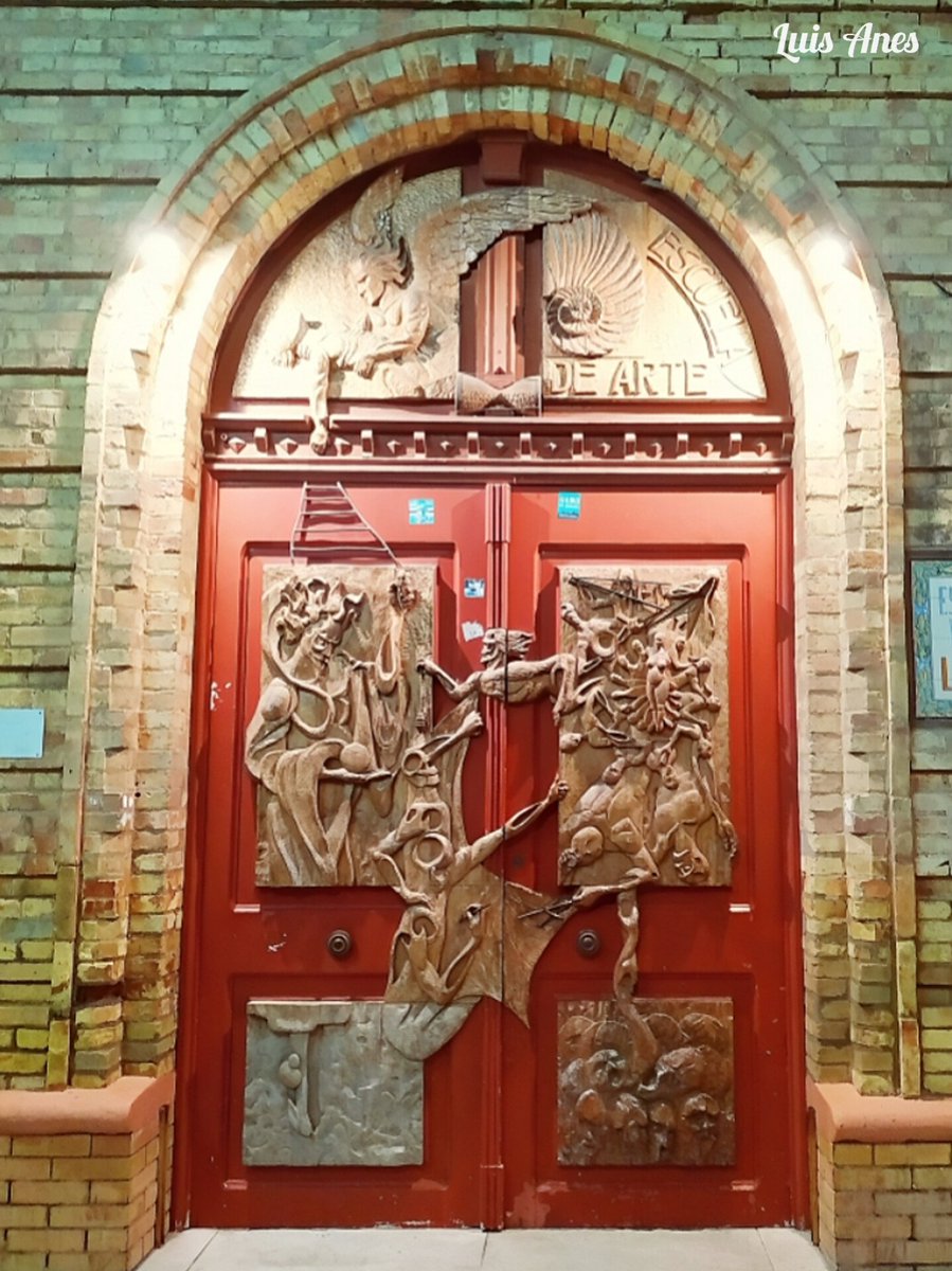 LuisLanepal's tweet photo. 'Puerta al Arte'
No es la Puerta del Paraíso de Florencia,ni la Puerta Santa del Vaticano.Son las puertas de la Escuela de Arte León Ortega en El Matadero(Huelva).
#fotoarte #fotografía #Huelva #color #paraíso #ElMatadero #escuela #arte #LeónOrtega #cultura #arteverywhere https://t.co/dHByinrggu