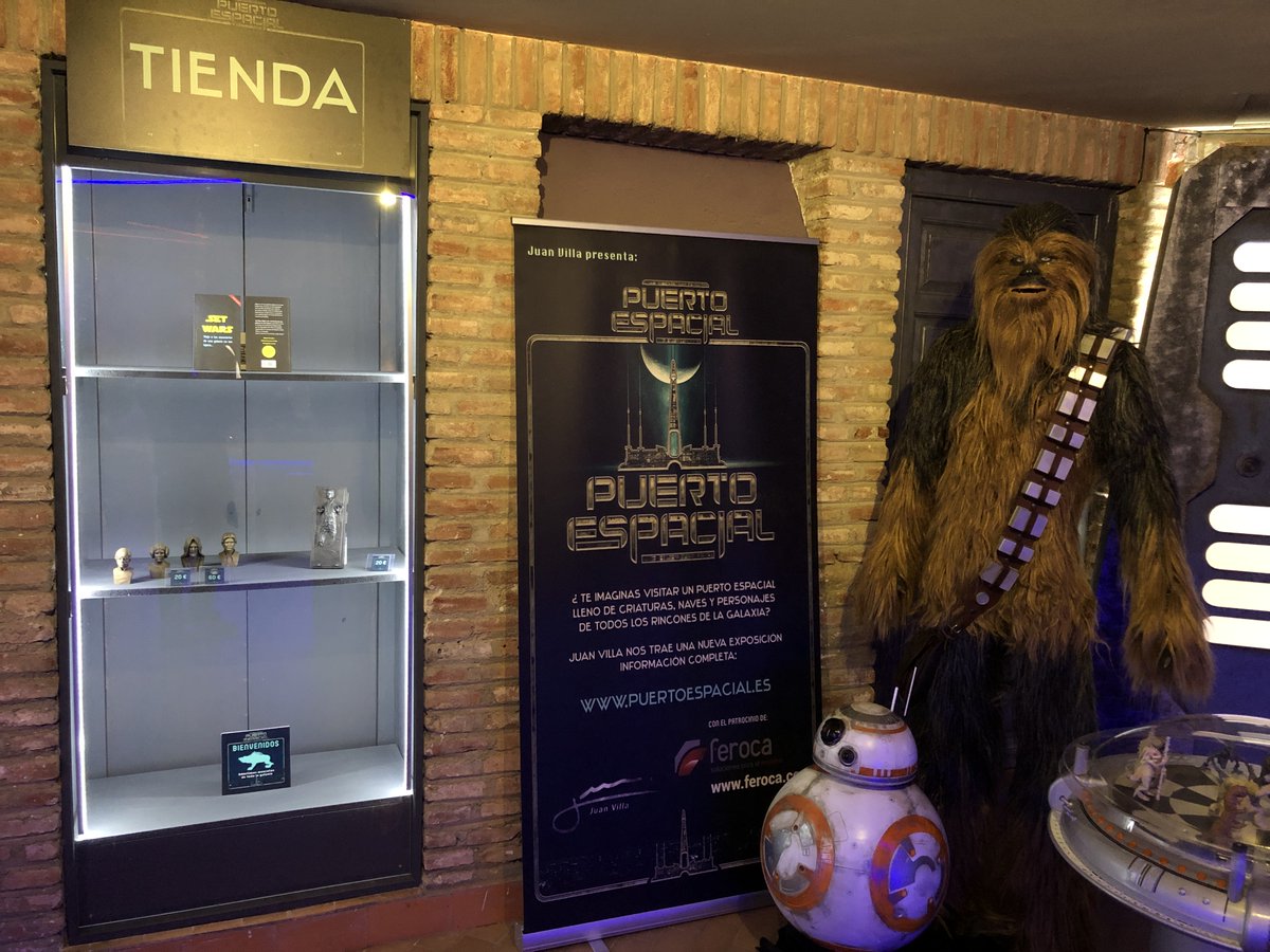 jaumepalau077's tweet photo. El libro SET WARS @jaume_setwars ya disponible en @puerto_espacial
La maravillosa exposición de robots, naves y seres galácticos que no puedes perderte.
Foto cortesía de @JuanVillah
#setwars en #puertoespacial
Un libro para disfrutar del #turismodecine https://t.co/xBr6ndvwfC