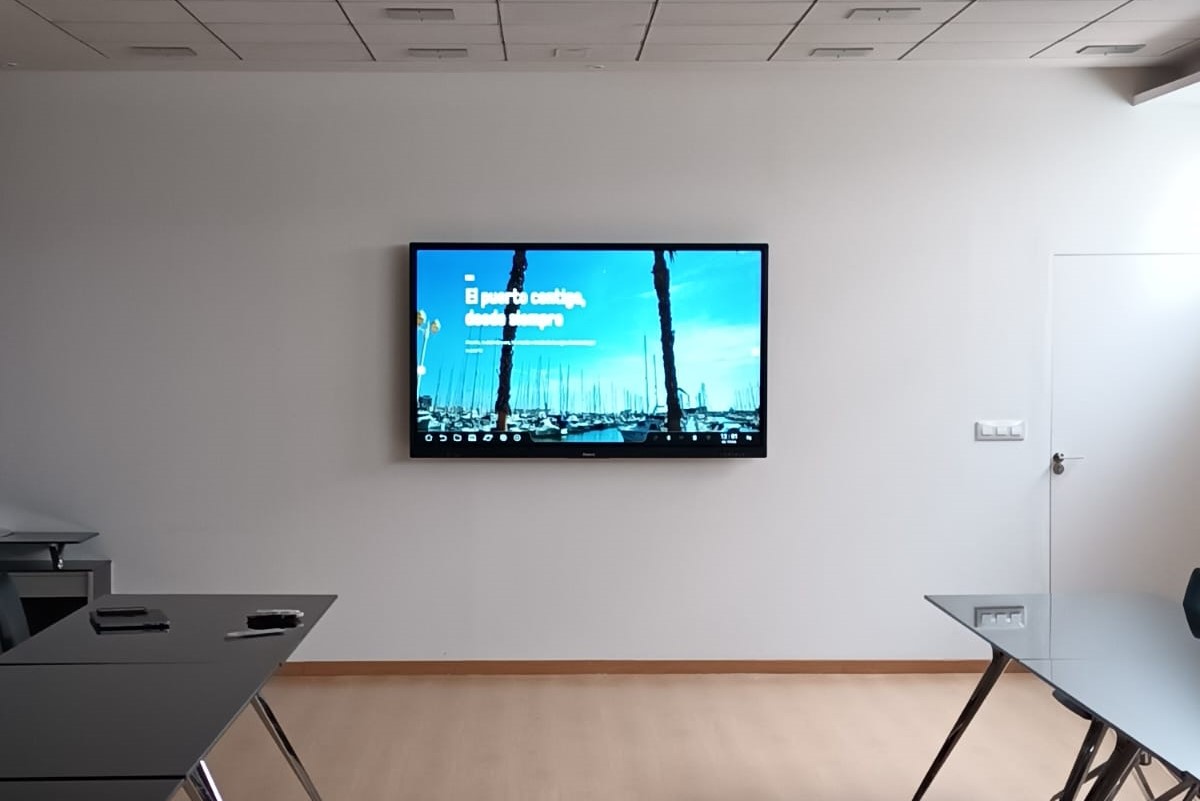 DASS_TECNOLOGIA's tweet photo. Así de bien lucen nuestros monitores táctiles interactivos #Orbys Touch Serie 9 en las instalaciones de la Autoridad Portuaria de #Alicante.
No solo tienen un diseño espectacular, también cuentan con las mejores prestaciones y una relación calidad-precio insuperable. https://t.co/RjyRJ1MtPv