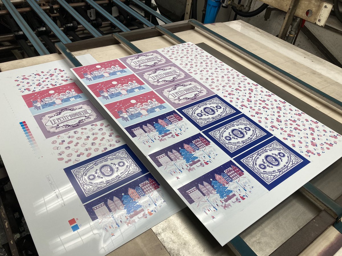 can2Canbox's tweet photo. フルカラー印刷のインクがのっていく工程を大公開‼️
1枚目    C （シアン）
2枚目　C 、M （マゼンタ）
3枚目　C 、M 、Y （イエロー）
4枚目　C 、M 、Y 、K （ブラック）
4色が綺麗に掛け合わさる事で、デザインが少しずつ完成していくよ🐼 https://t.co/ulZR8S0fuK