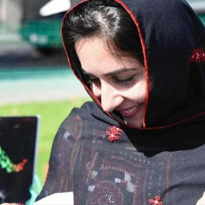 smbaloc's tweet photo. "رتکگیں ھون منی ماپ ترا سد رندءَ
پرشتگیں ڈوکے ترا ماپ نہ بیت بولانءِ"
 بانک کریمہ بلوچ
⁦.
.

#Lumma_E_Watan https://t.co/Z0GxLrepsT