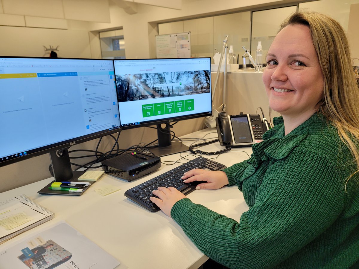 👋 𝗪𝗲𝗹𝗸𝗼𝗺 𝘁𝗲𝗿𝘂𝗴, 𝗹𝗶𝘃𝗲 𝗰𝗵𝗮𝘁! 👋

Voortaan kun je al je vragen ook via de chat op venray.nl stellen, elke werkdag tussen 9 en 13u. Onze medewerkers van het KCC zijn er klaar voor 🤗

Oh, bellen/mailen mag natuurlijk ook👉 bit.ly/2S2qtwG