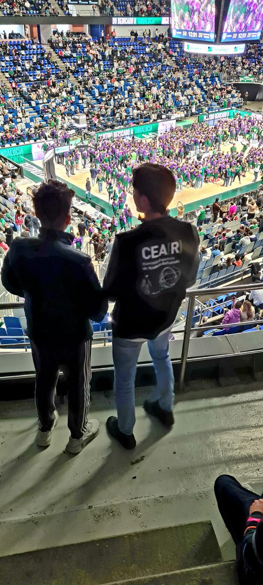 CEAR_Andalucia's tweet photo. 🟢⛹🏽Ayer disfrutamos de una emocionante tarde de #baloncesto europeo🏀 Un grupo de jóvenes #acogidos en #Málaga asistió al encuentro entre @unicajaCB y el @dinamo_sassari💚Muchas gracias por la invitación https://t.co/jqXqnWQu7r