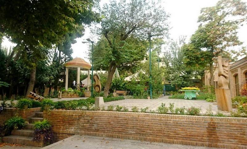 IraninMi's tweet photo. Museo e giardino #Negarestan, #Tehran. #Iran #Turismo https://t.co/il3zIQvPuG