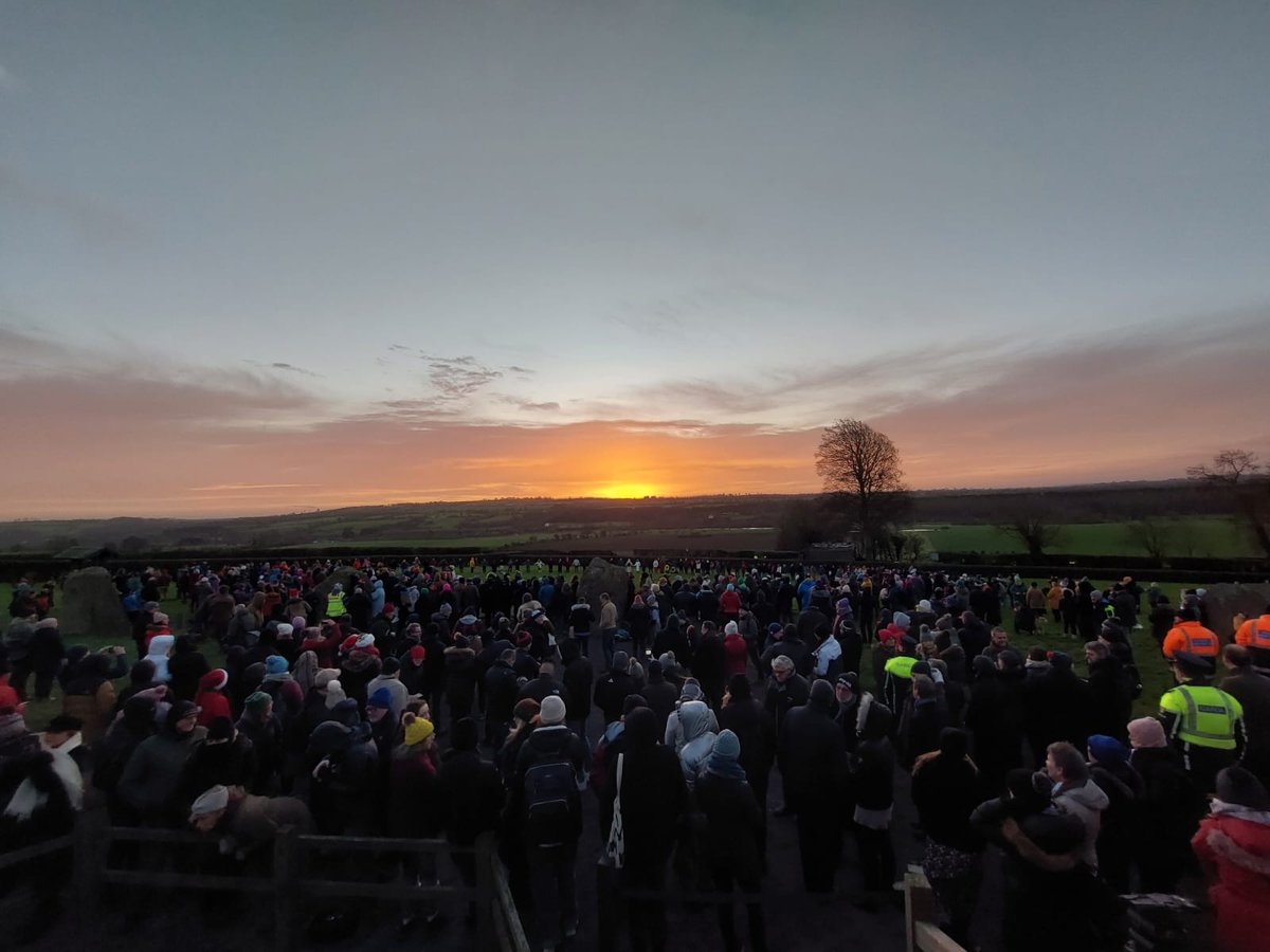 Brú na Bóinne - Newgrange and Knowth tweet media