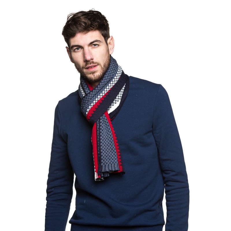 Agrémentez votre look d’une touche d’élégance à la française grâce à l’écharpe sylvestre ! 
Découvrez cet accessoire sur le site bit.ly/3W2SViC
#LesJoursTricolores #echarpesylvestre #echarpe #madeinfrance #bleublancrouge #artisanatfrancais #artisans #fabricationfrancaise