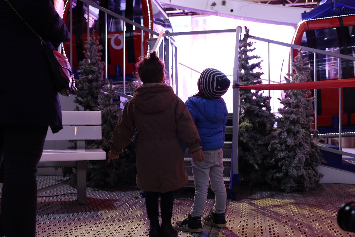 #TogetherWeCan – wird bei uns gelebt: Deswegen ist es für uns eine❤️-Angelegenheit, bedürftigen Kindern in diesen Tagen eine Fahrt im Riesenrad auf dem Weihnachtsmarkt in <a href="/Duesseldorf/">Stadt Düsseldorf</a> zu spendieren. 🎄