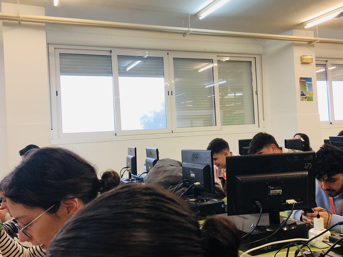 estelagonb's tweet photo. “Tenemos que ocupar la visibilidad que queremos obtener”
Claves del SEO, cómo ser un profesional SEO.
Javier Rodríguez y Sandra Jiménez.
#SEOenLosViveros
#SEOProfesional
#cultivate
#IferiadeEmprendimientoyEmpleo
#extrared https://t.co/4N5KEZLVWB