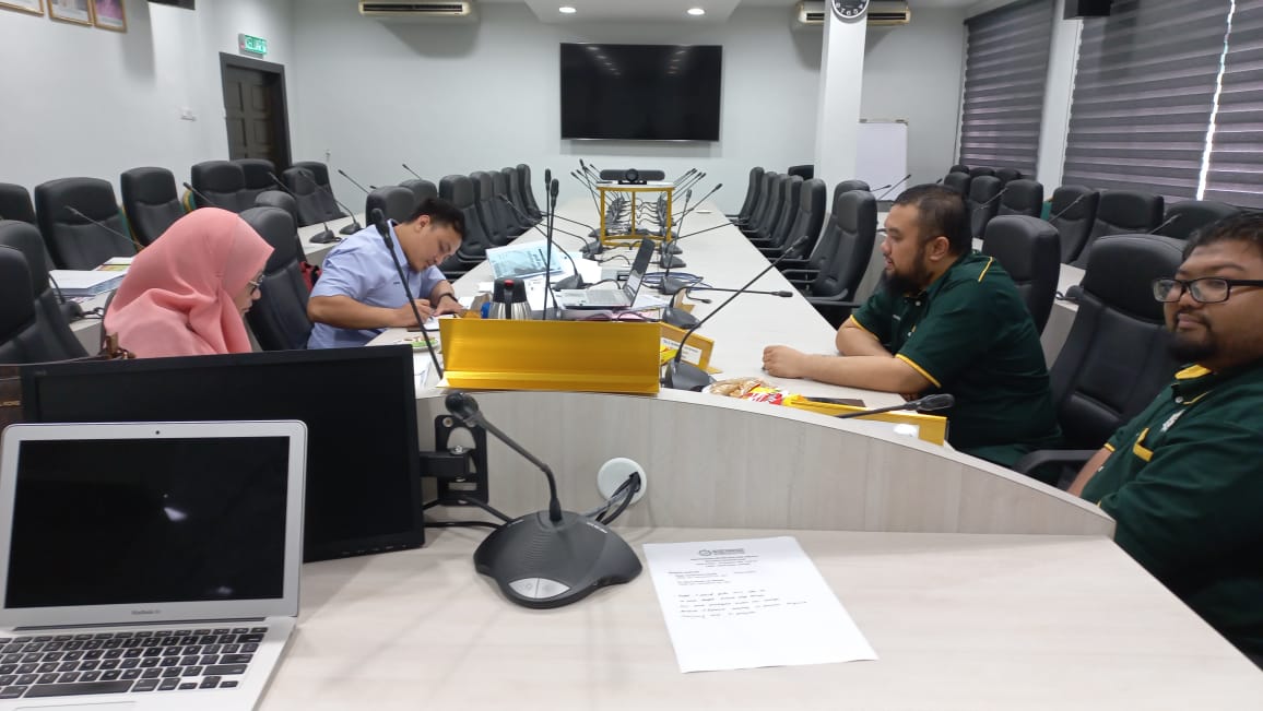 UNIPSASofficial's tweet photo. Audit yang dijalankan telah memberikan tumpuan kepada skop Rekabentuk dan Pembangunan Program, Pemberian Perkhidmatan Pendidikan dan Proses-Proses Sokongan kepada semua program Diploma yang ditawarkan di UnIPSAS.

#auditsirim #pematuhan #ncr #ofi #sirim #unipsas

2/2 https://t.co/r04hXVvbpd