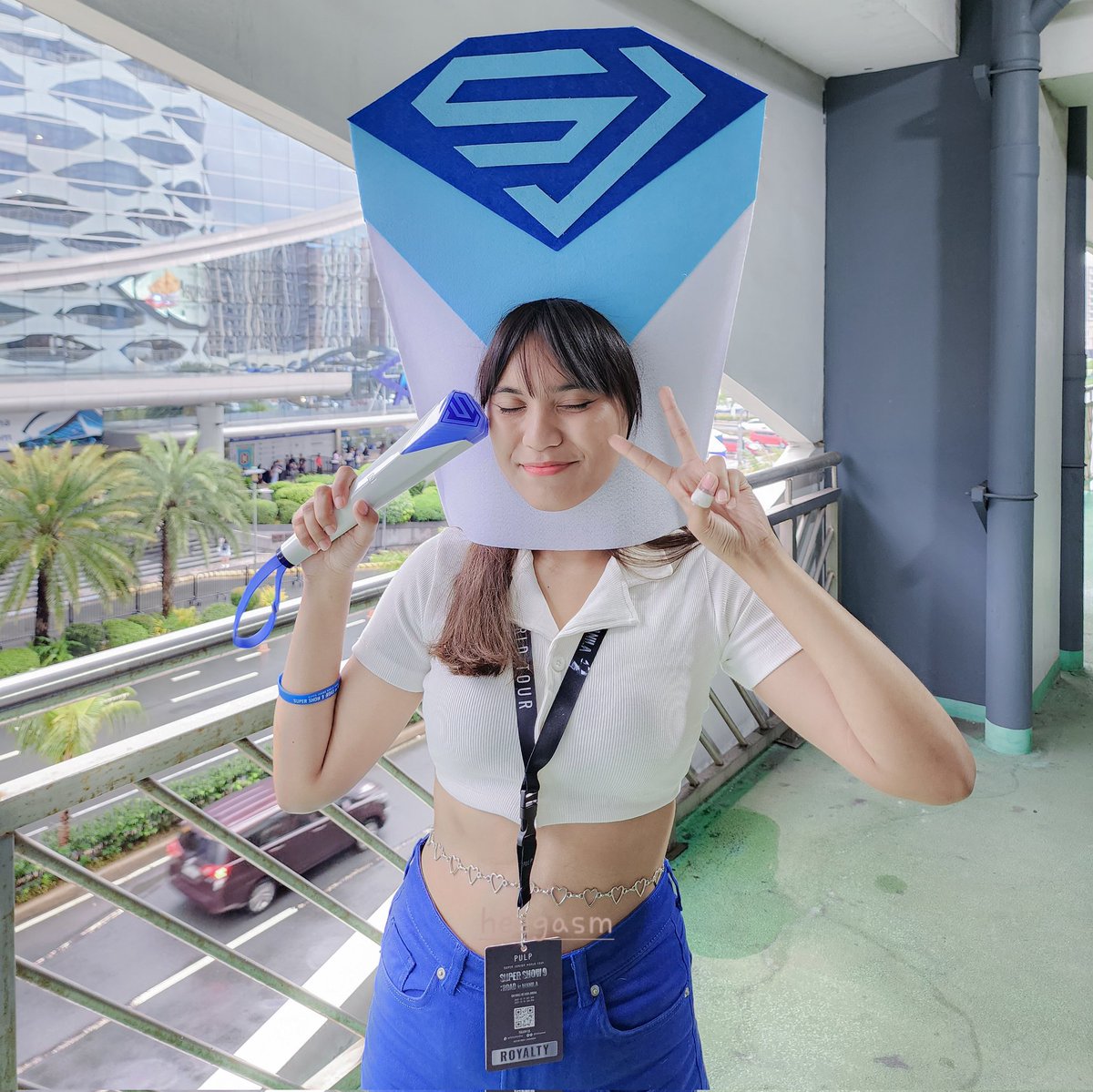 HEEGASM's tweet photo. the secret is out! 🙈

i turned into suju bong ver.1 last #SS9inManila and i couldn't be more proud to say that i made this from scratch! JUST BEING ✨️EXTRA✨️since i miss dressing up for concerts 🤣🥳

 next target is to be the version 2! 💙🥹 https://t.co/qgmirCCgy7