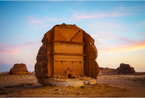 Studio1727sa's tweet photo. Al Ula has constantly been a meeting point for civilisations who left behind an abundant heritage.
Inspired by the ruins and Roman numbers, this design represents a link between ancient and modern through geometric shapes and colours.
#NFT #AlUla #SaudiArabia https://t.co/WS0Ub8ADoM