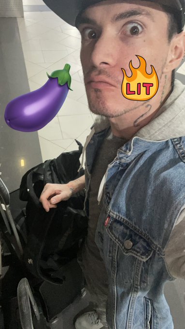 Ya llegué a LE?N culeras!!! Que plan?? https://t.co/UjSDzODuBf
