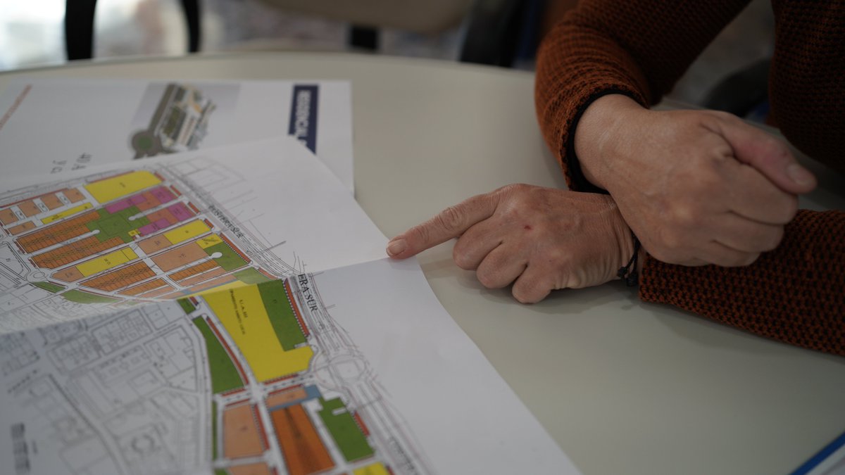 perezcanovas's tweet photo. 🗺️ Los planos son una representación bidimensional del lugar al que deseamos acceder en un futuro🗺️

💭 Una casa soñada que cumple con todas las necesidades, que ofrece seguridad y comodidad 💭

#PérezCánovas #CreamosHogares  #FamiliaPérezCánovas #ViviendasVPO #VPO #VivirEnMurcia https://t.co/CAbuTqEOAt