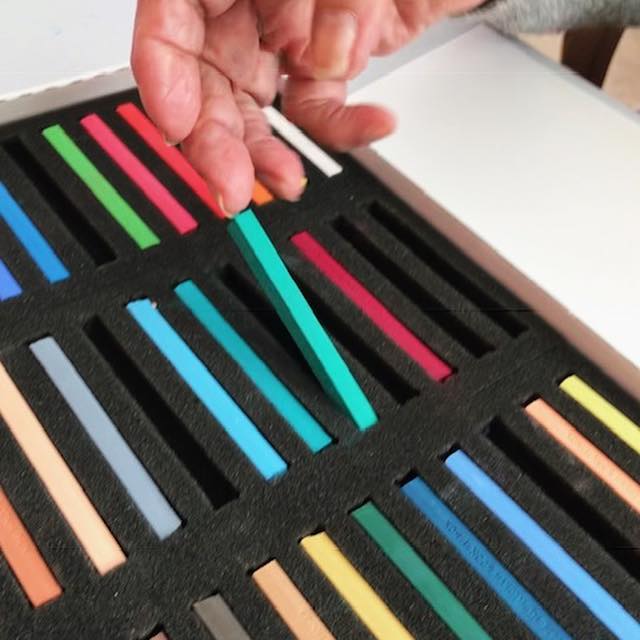 New year, new pastels. Happy 2023 everyone! 🖍