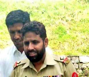 ForumStrategic's tweet photo. Nation pays tribute to Subedar Major Khurshid Akram Shaheed 🇵🇰

Subedar Major Khurshid Akram was near CTD compound when he heard gunshots, he rushed into CTD compound with Quick Reaction Force (QRF). 1/n https://t.co/vYlTs6vgOi