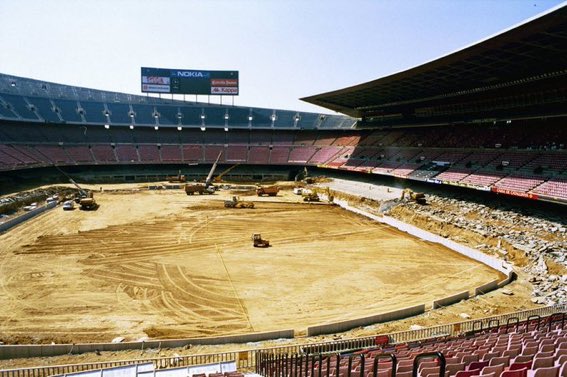 FOTOS HISTORICAS O CHULAS  DE FUTBOL - Página 7 FkfaUFIXkAATOrk?format=jpg&name=small