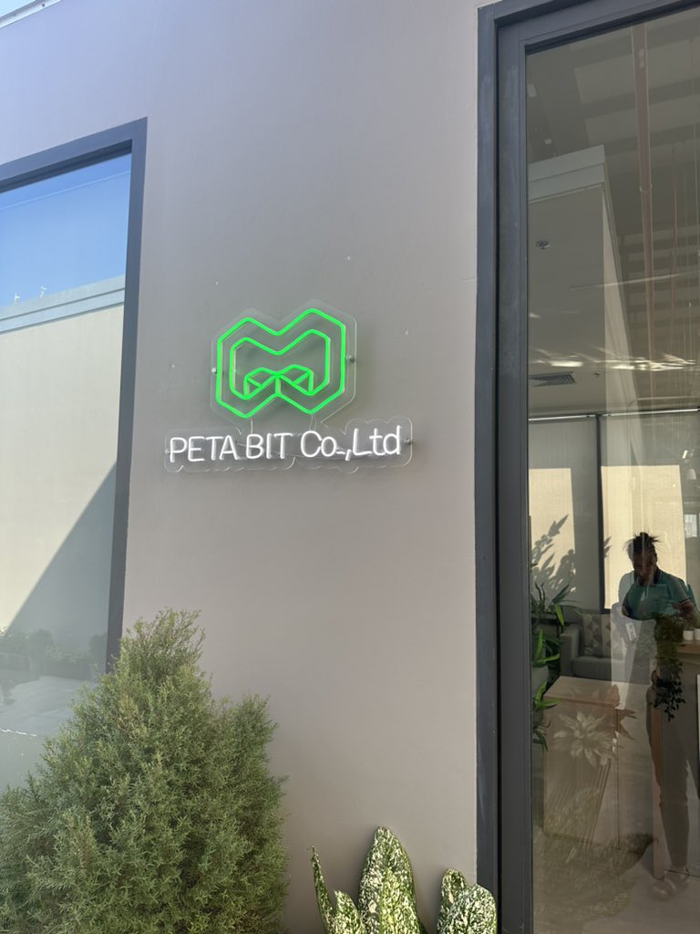 STEPVRmetaverse's tweet photo. Excited to kick off our Thailand VR stores with our partner Petabit Co. Ltd! The global expansion has begun! #vr #metaverse #bangkok #arcades #gaming #ar #gates01 https://t.co/c6KRzczodC