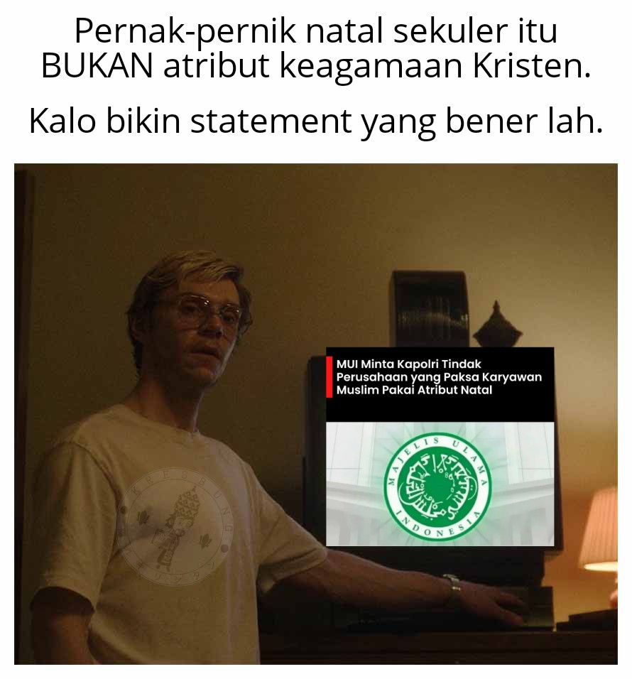 kresbung's tweet image. Atribut keagamaan kami itu cuma kalung salib, rosario, komboskini, dan aksesoris yg fungsional dalam peribadatan Kristen.

Tuduhan topi sinterklas, tanduk rusa, dan pernak-pernik sekuler lainnya sebagai atribut keagamaan Kristen merupakan bentuk penistaan agama Kristen.

- Rohman