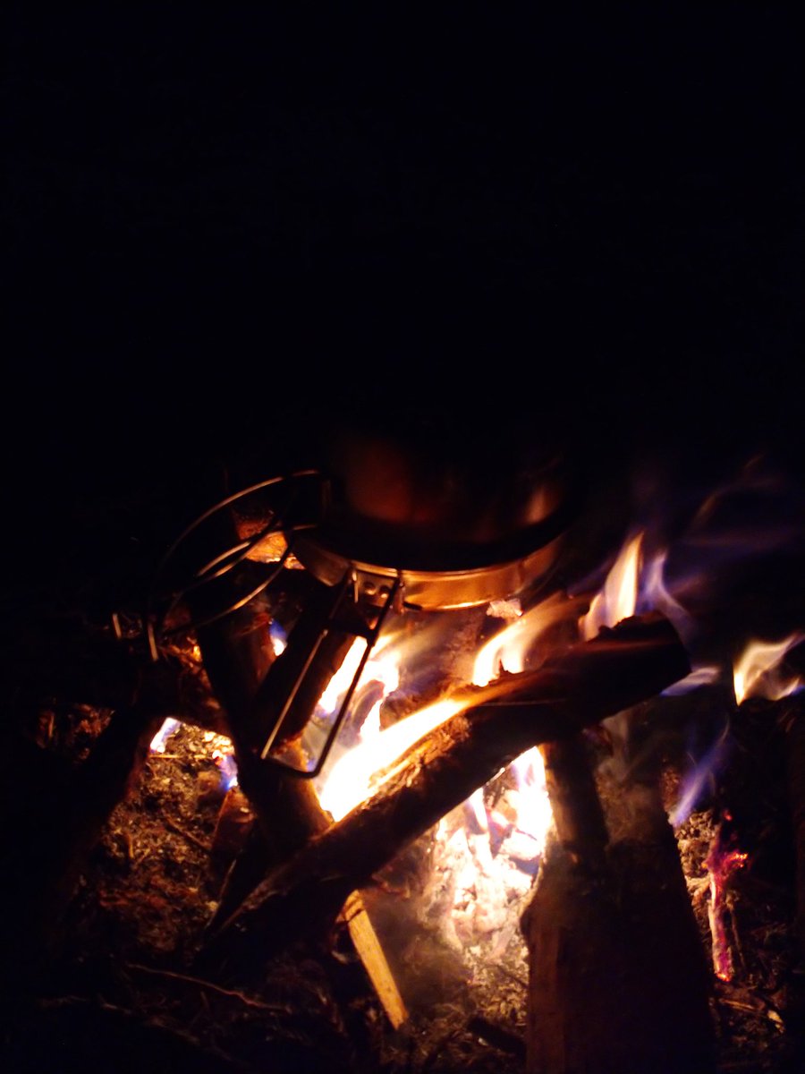 Niten_onsen's tweet photo. 雪山野営してきました。
装備不十分だったので夜は寒くて寝れませんでした。 https://t.co/qYn6qNu7Il