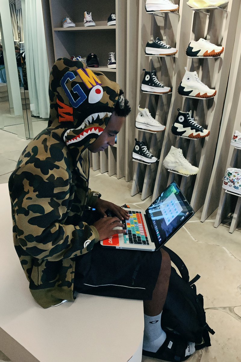 karpacksu's tweet photo. #ASVPK #YRīD #MÄCHILL
@SoundCloud @AppleMusic @Spotify🔊
@Soulection @boilerroomtv📓💻🌎@BAPEOFFICIAL @GShock_US @hufworldwide @oakley @Nike @SUICOKE_CA 🎒
@Dropbox 📦 https://t.co/QVwIGXK1Dk