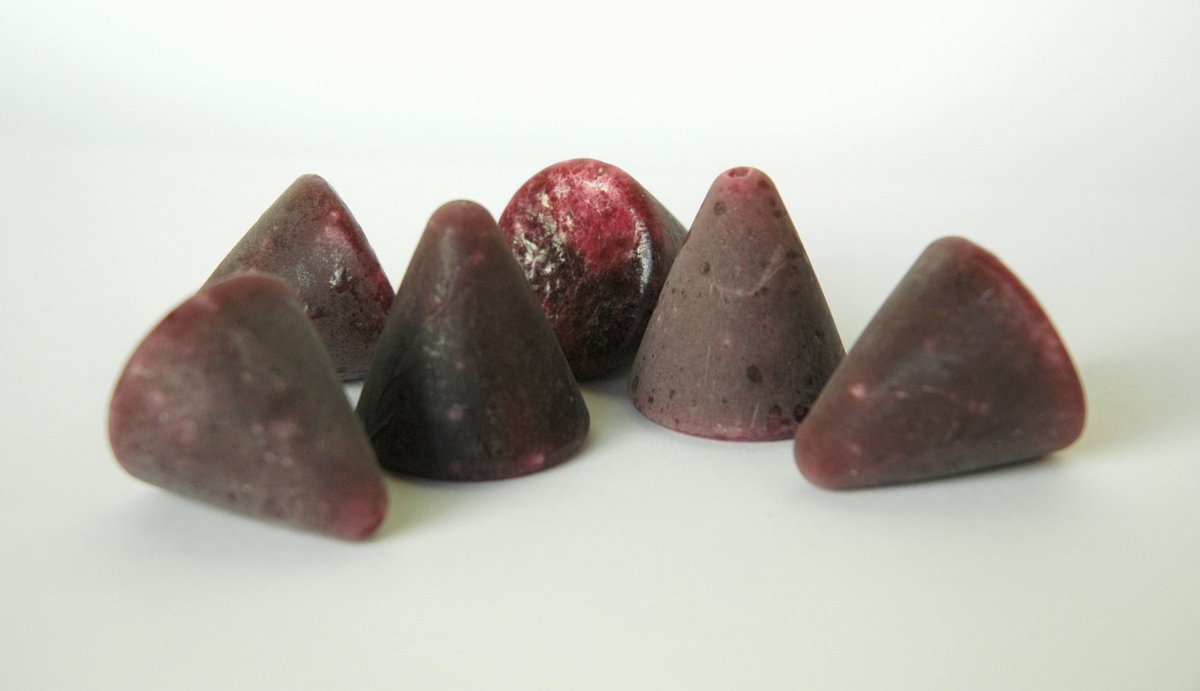 NDeWestelinck's tweet photo. Whenever I read the word #Kubernetes, I think of #Cuberdons! It's a cone-shaped Belgian candy and a popular local delicacy in Ghent! 🤷‍♂️ https://t.co/nzCnFeCzcS