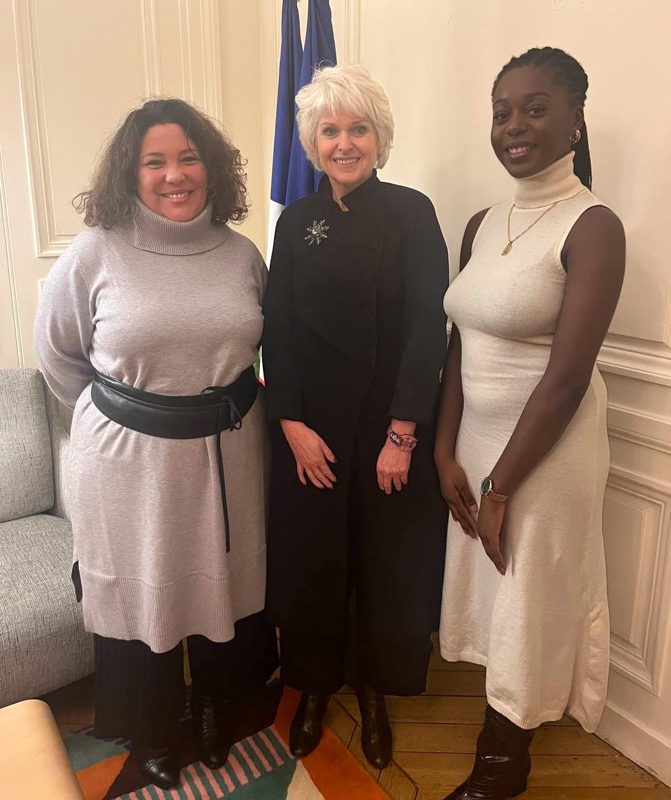 L’égalité des chances commence par l’égalité des rêves. 

Bravo à l’association <a href="/RevellesAsso/">Rêv'Elles</a> qui réalise un formidable travail. 

Bravo à toutes les jeunes filles qui s’engagent pour leur émancipation. 

<a href="/Elisabeth_Borne/">Élisabeth BORNE</a>