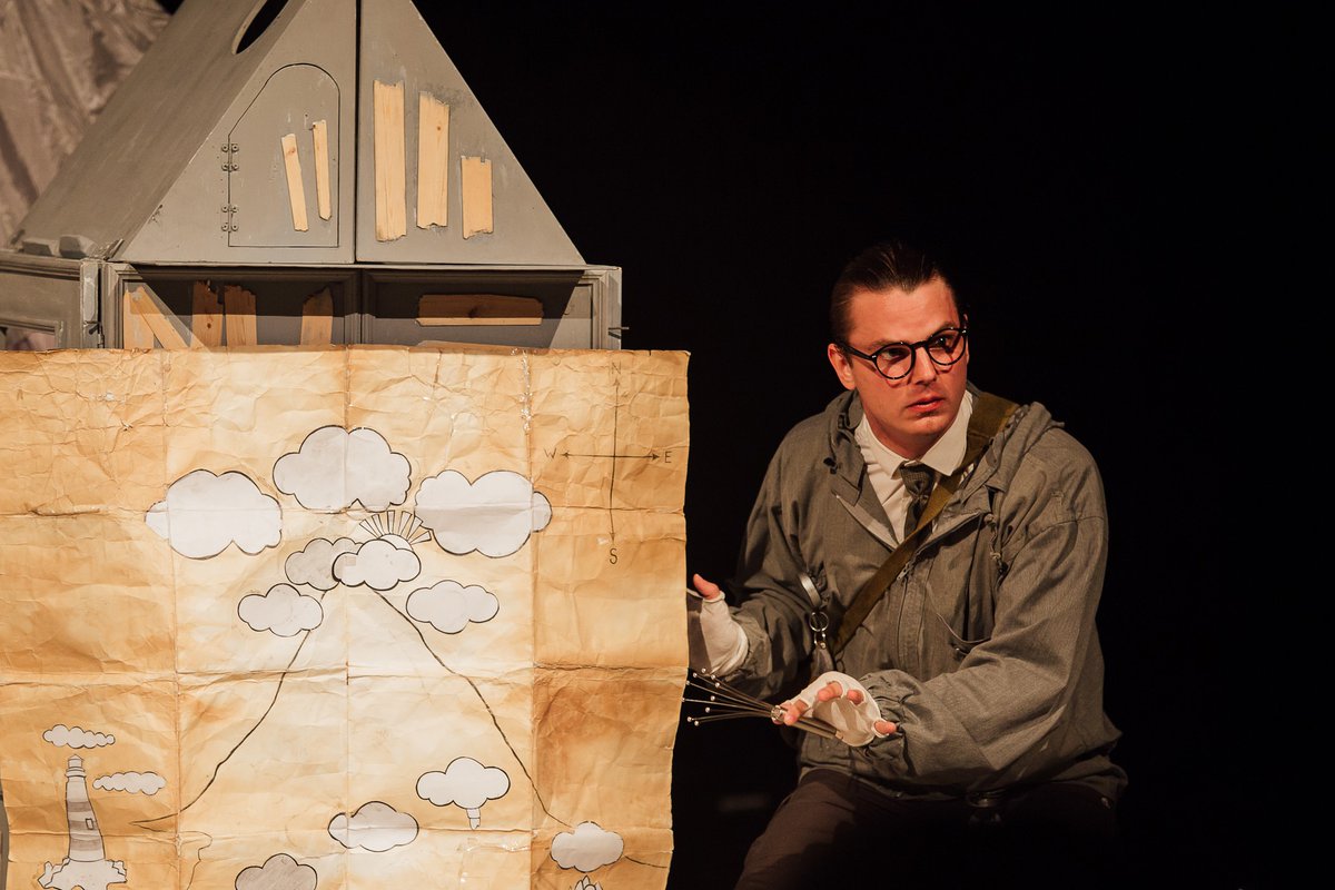 perthTCH's tweet photo. 'Tis the season for smiles and #CloudMan is certain to shower young folk and their grown-ups with delight!
"A deceptively simple story that will melt even the flintiest of hearts", join Claude on his journey until Christmas Eve...☁️
📍Perth Theatre
🎟️ https://t.co/j5IOll5lp9 https://t.co/9VCpqhAHDf