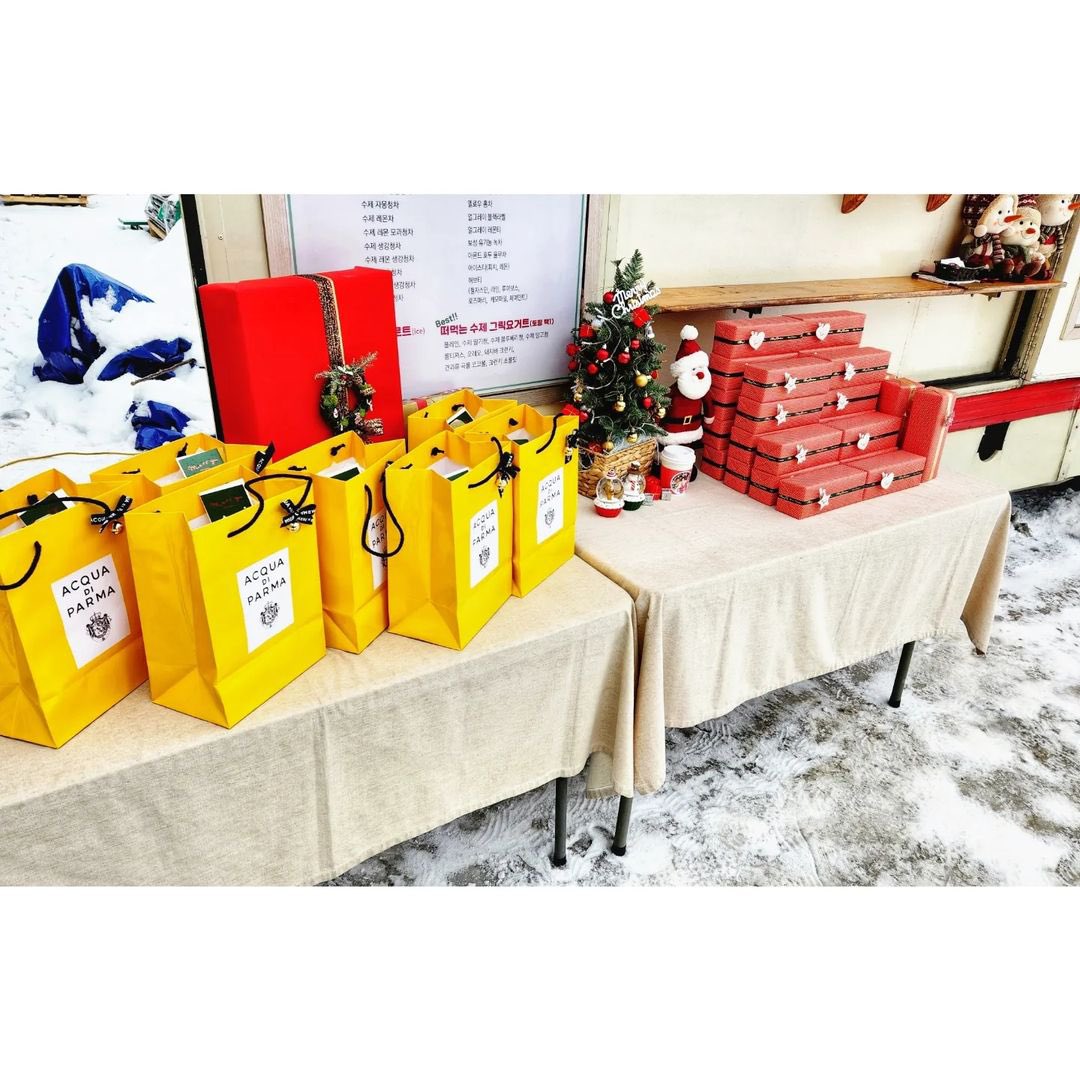 CarolAiren's tweet photo. 6th Support event from @LSG_korea with Worldren
#LeeSeungGi #이승기 #ToFamily #BigFamily #AboutFamily https://t.co/luByghmOXs
