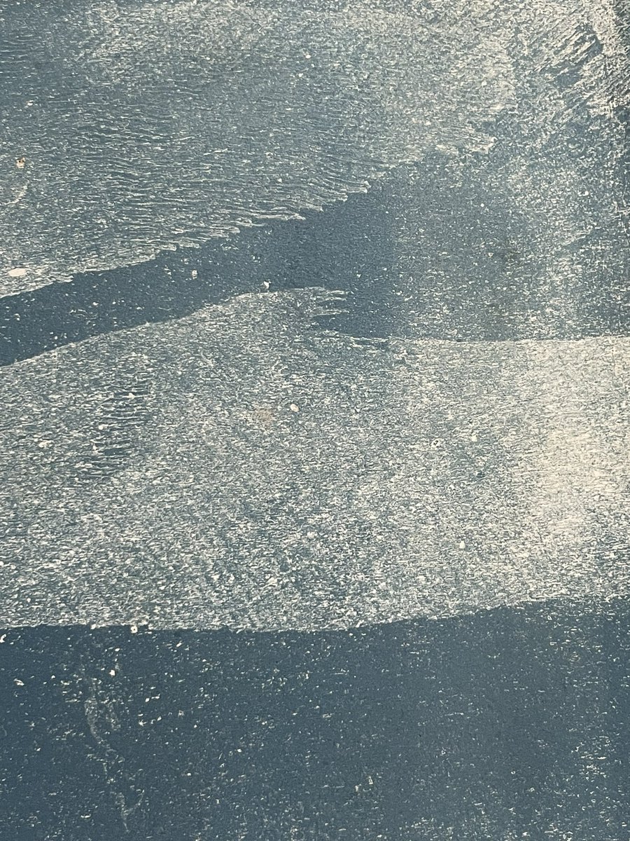 raat_art's tweet photo. Title- Lost
Medium-MonoPrint
Size- 10.5 x 6.5 inches
Date- December/2022
#monoprint #mono #print #printmaking #sea #whale @elonmusk #lost #blue #greyblue #loner #contempoary #ArtistOnTwitter #printmaker https://t.co/vzx0xdHbYP