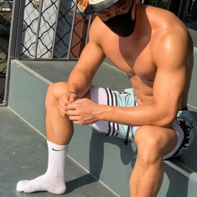mkundasergent's tweet photo. 🌈🍆打完球回家刚坐下就有狗狗过来服务🌈🍆 https://t.co/ZbQLQqfROi