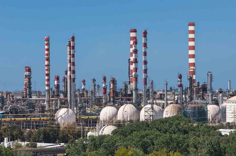 RPMiddleEast's tweet photo. Repsol signs $127 million loan agreement with EIB for advanced biofuels plant in Spain
Click for more details 
https://t.co/SKgIxGywqs https://t.co/Ws1gu9uIJk