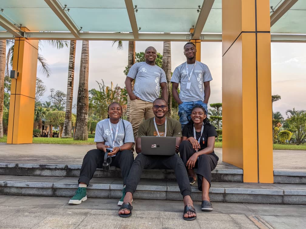 3ch310n's tweet photo. We are a few minutes into our project presentation and I am still very much tempted to go and add that 1px on the design, build and deploy!!!

But what could possibly go wrong? 

#tegplanet #COMPETITION  @mountainhubb @SalomeTambe @Asongblanco1 @EngSimonBalemba #farmmaster https://t.co/Bp2rX0Lk96