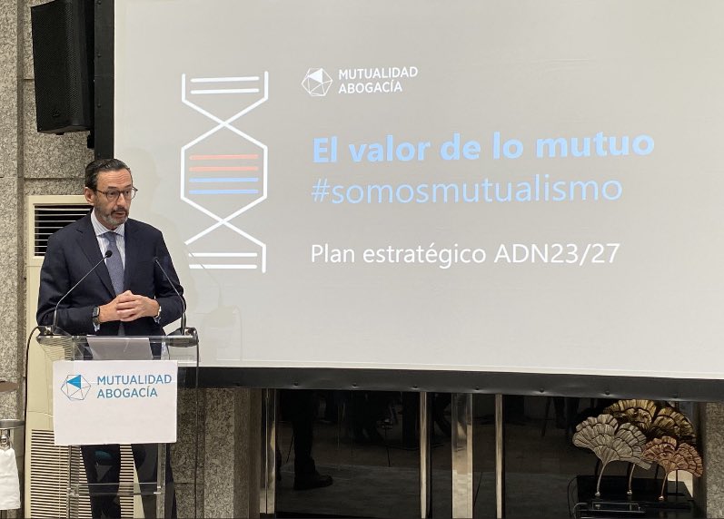 #PlanEstratégicoMA  <a href="/EnriqueSanz_MGA/">Enrique Sanz Fernández-Lomana</a> presenta las principales líneas de actuación para los próximos cinco años de la Organización. “Mejorar la calidad de vida de nuestros mutualistas contribuyendo a una sociedad más colaborativa, justa e inclusiva“ #propósitoMA