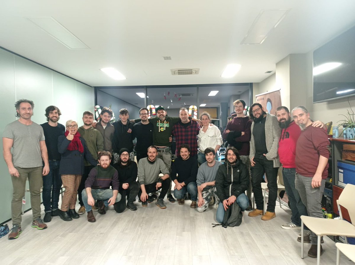 ParkinsonBurgos's tweet photo. Ayer en el Centro Multiservicios de Atención Integral de #Parkinson #Burgos, primera reunión de los participantes del #Festival #25VecesGraciasBurgos con @PedroBartolomeA para preparar los temas que tocarán juntos. https://t.co/H6J10Je41d