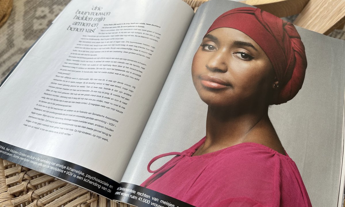 MJMiddelburg's tweet photo. Zó trots op deze drie sterke vrouwen 💪🏾 die hun #besnijdenis verhaal hebben gedeeld in de @LINDAnieuws! Vanaf #vandaag in de winkel! Blij dat ik hieraan een bijdrage mocht leveren 🙏🏻#MooiProject Dank voor het vertrouwen en de fijne samenwerking @EllenHensbergen! 💕 https://t.co/ahd3wIK5xr