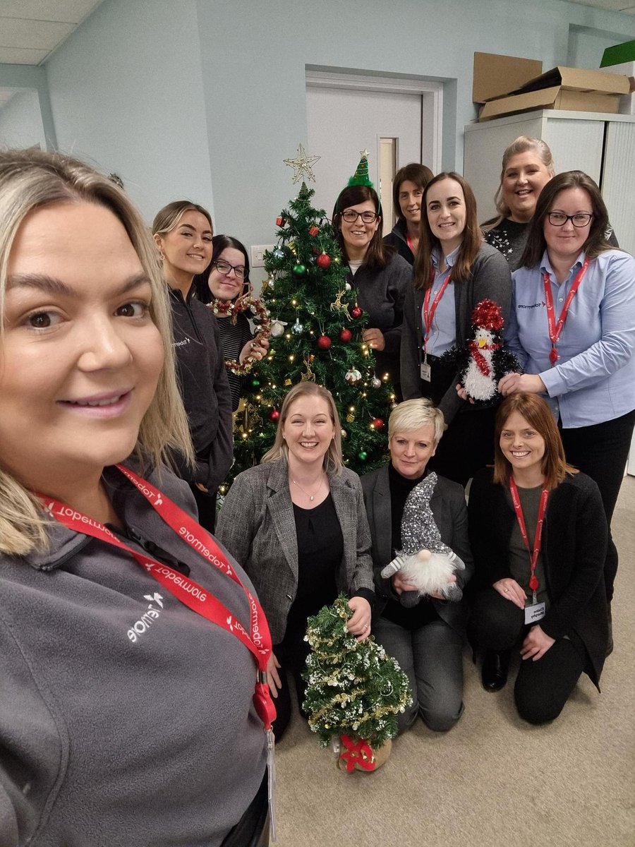 Tobermore's tweet photo. #FestiveUpWeek 2022 at Tobermore 
Day 2 was all about Christmas trees! 📸🎄

Full post here: https://t.co/OOLBYFPsFk
Check out our stories! 

#christmas #officefun #companyculture #ChristmasTree https://t.co/Ram8ukJy1L