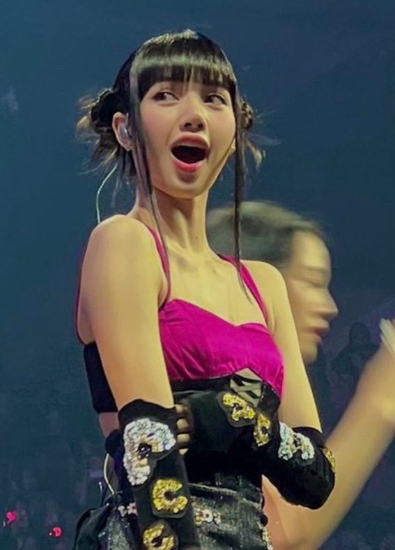 Love_lala_lisa's tweet photo. อะไรนะในทวิตเหลือเวลาโหวตแค่ 12 ชม. เองหรองั้นเติมด่วนๆ กันเลยค่ะทุกคน✌✌✌

I vote #LISA for Asian Celebrity of the Year #ACOTY2022 #NETIZENSREPORT #ACOTY2022LISA  @thenreport https://t.co/M5IjunSGoI