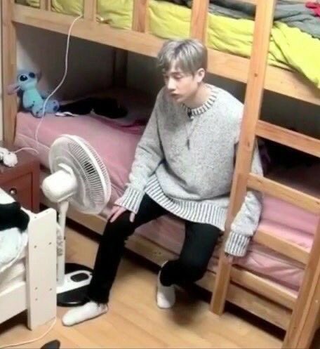 hyuninvy's tweet photo. yo pensando que limbo sería un drive

lo que es: https://t.co/sNtlxrGEDX