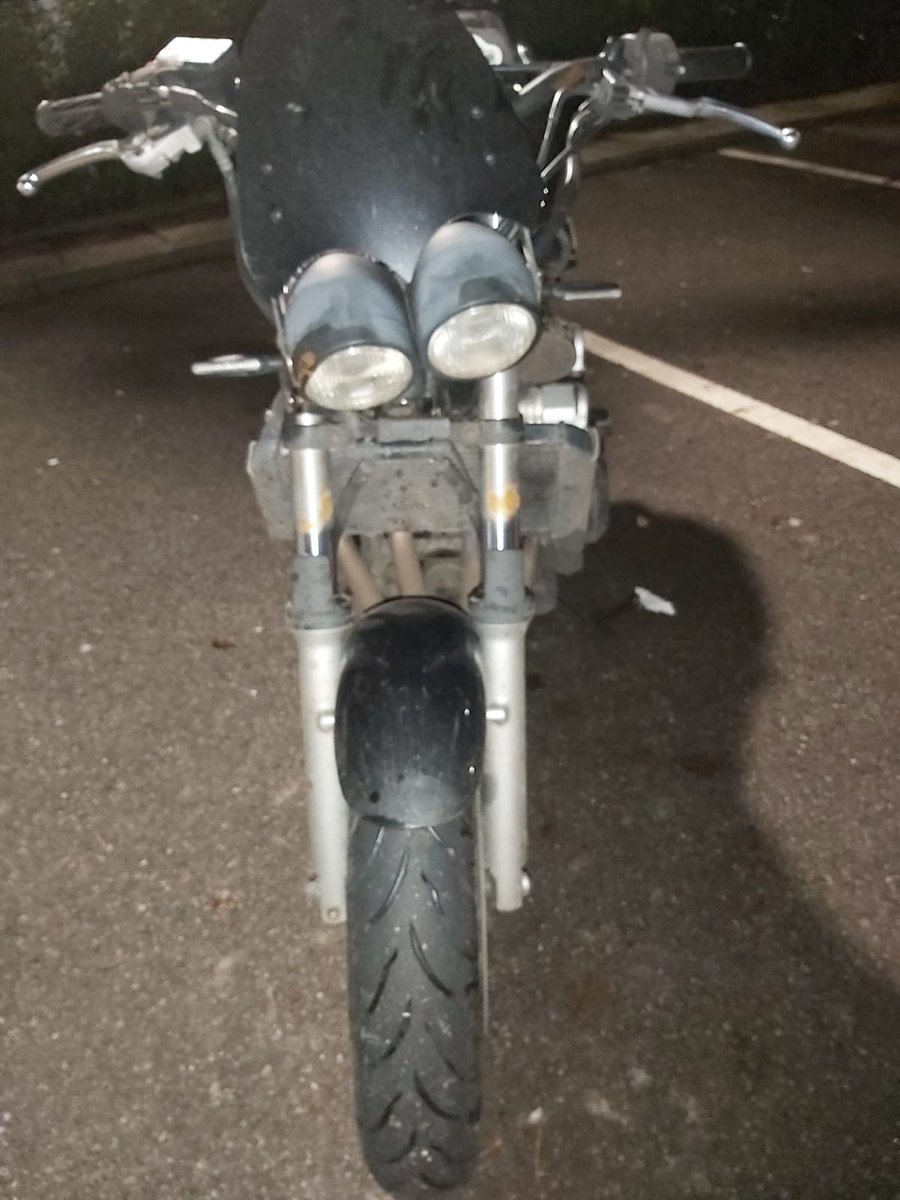 KentPoliceRoads's tweet photo. This uninsured and unsafe bike was stopped and seized in #Medway last night. Host of defects found leaving it in a dangerous condition, including oil leeking onto the rear brake pedal and back onto the rear tyre. Driver reported for numerous offences. #RSU #RideLegal GS https://t.co/zSR20WQSLL
